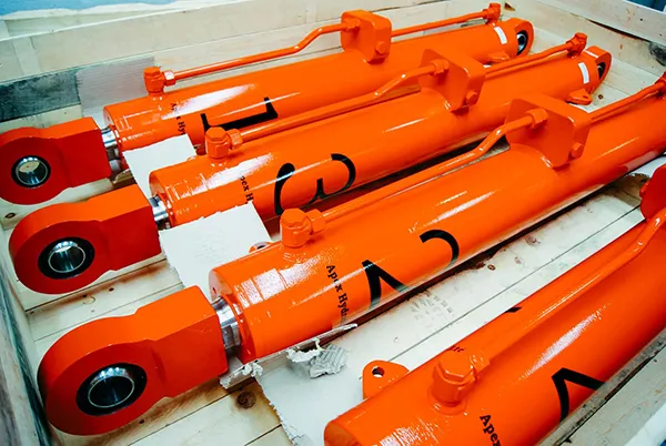 SUBSEA HYDRAULIC CYLINDERS