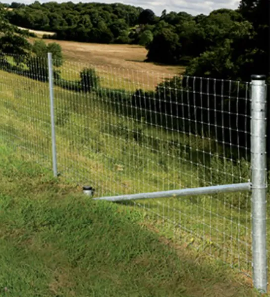 Hampton's Metal Strainer Post Systems