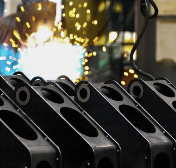 MANUAL & ROBOTIC WELDING
